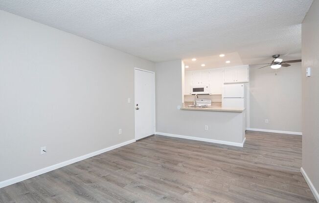 1 bed, 1 bath, 650 sqft, $2,095, Unit A17
