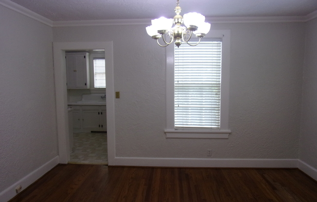 2 beds, 1 bath, $825