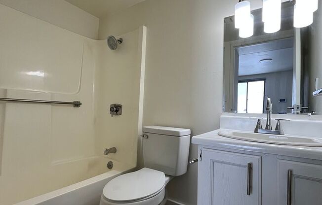 Studio, 1 bath, 400 sqft, $945, Unit 357W