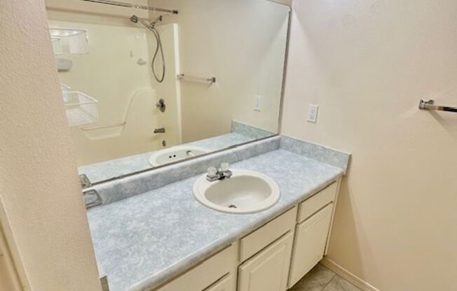 2 beds, 2 baths, $1,700