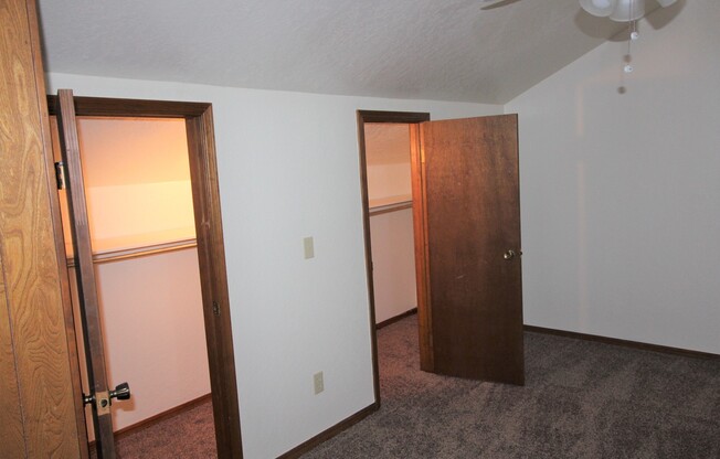 2 beds, 1 bath, 825 sqft, $795, Unit 12B