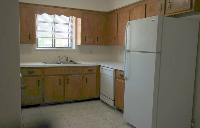 3 beds, 2 baths, $1,750