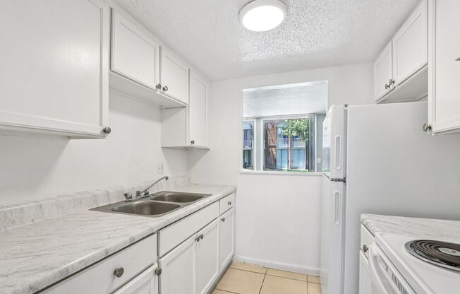 1 bed, 1 bath, 850 sqft, $1,050, Unit 29-066C