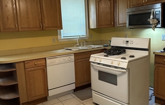 2 beds, 1.5 baths, 1,200 sqft, $2,550, Unit 1