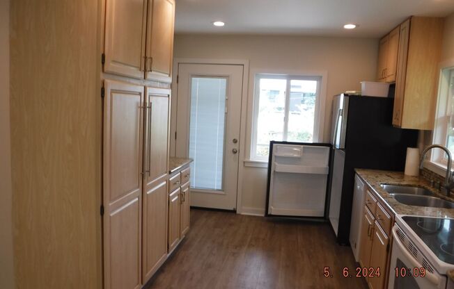 2 beds, 1 bath, $3,000