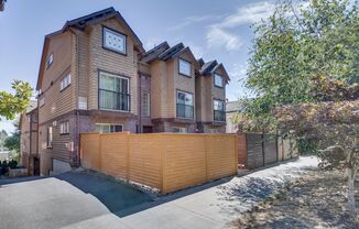 Charming Seattle Townhome with Garage Available Now! A/C included!