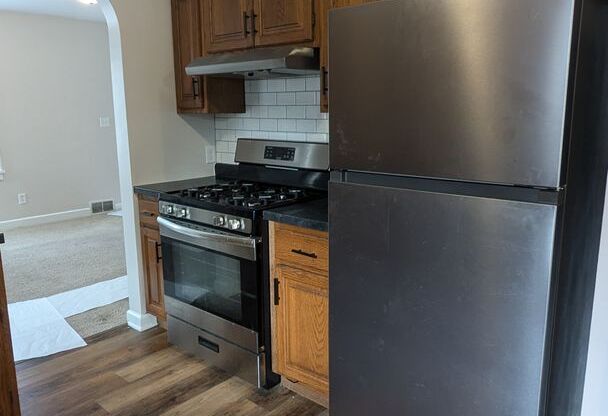 3 beds, 1 bath, $1,400