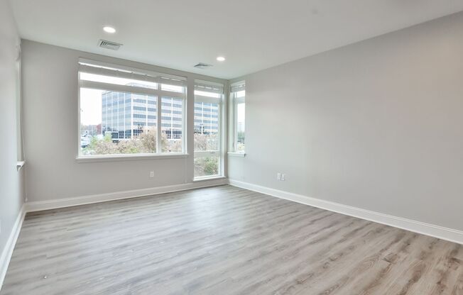 1 bed, 1 bath, 833 sqft, $1,650, Unit 203