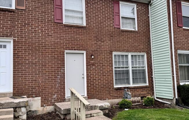 NEWLY RENOVATED 3 BR TOWNHOME! Off-Street Parking, Fenced Backyard