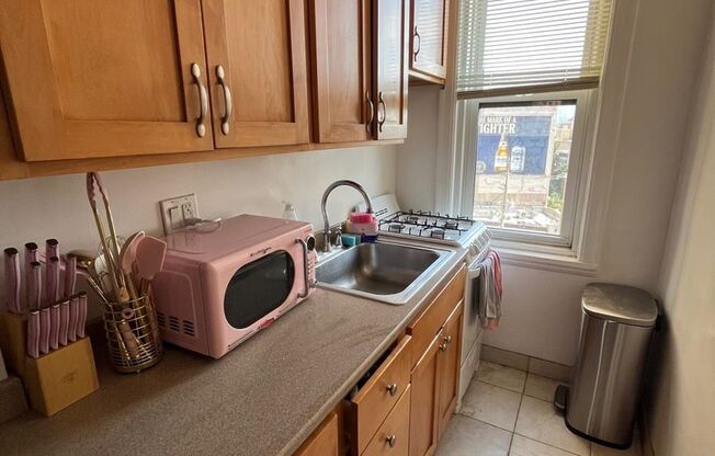 1 bed, 1 bath, $2,000, Unit 1201