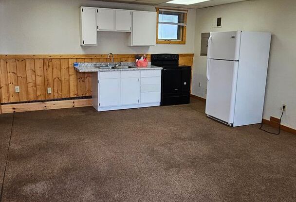 Knotty Pines Apartments