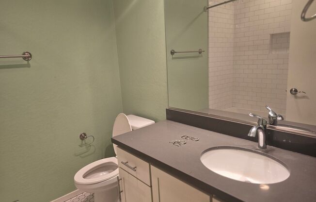 3 beds, 3.5 baths, $2,700