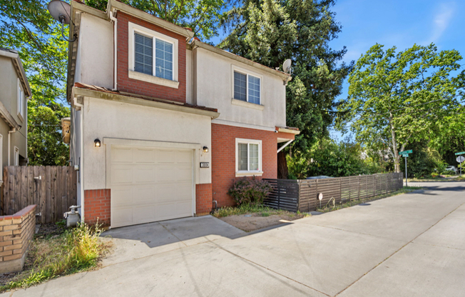3004 PORTOLA WAY