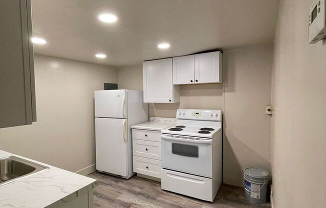 1 bed, 1 bath, 650 sqft, $999, Unit #13