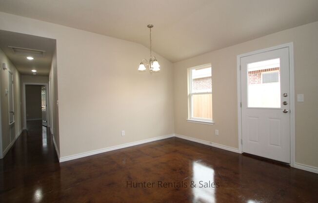 3 beds, 2 baths, $1,395, Unit Unit B