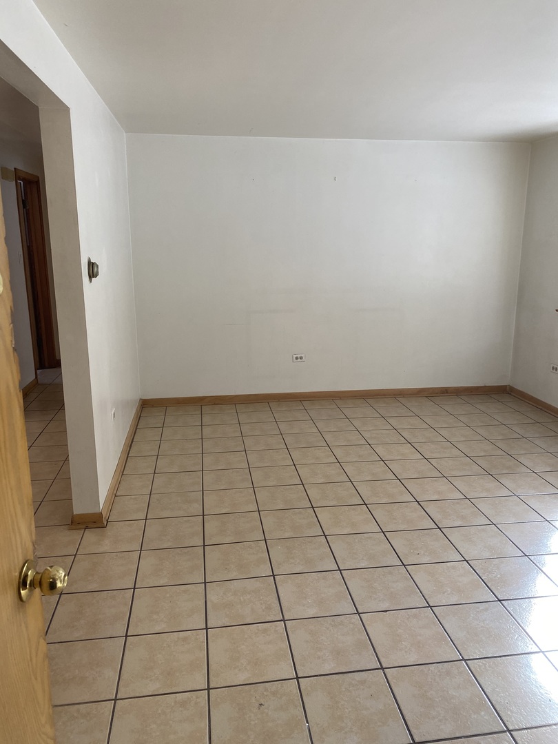 2611 W LOGAN BLVD