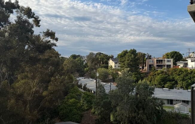 2 beds, 2 baths, 816 sqft, $4,395, Unit 605