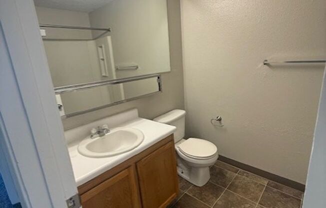 2 beds, 1 bath, 858 sqft, $845, Unit 2615-203