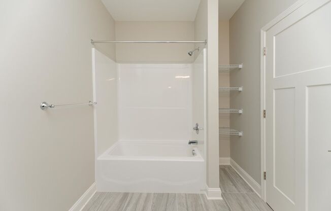 1 bed, 1 bath, 841 sqft, $1,600, Unit 401