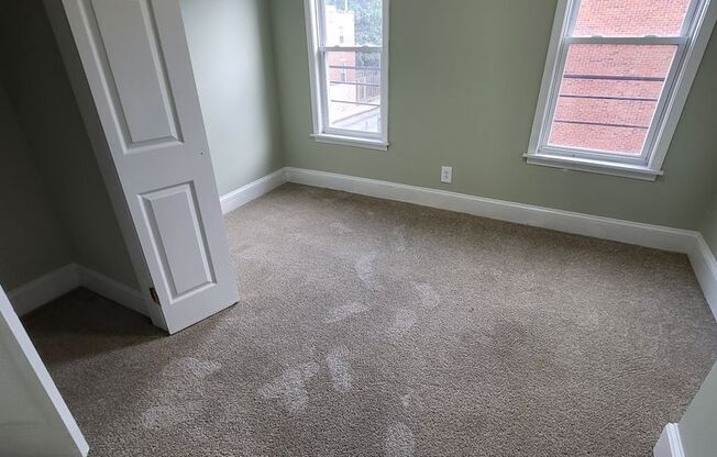 2 Bed 1 Bath with a Bonus Room in Basement
