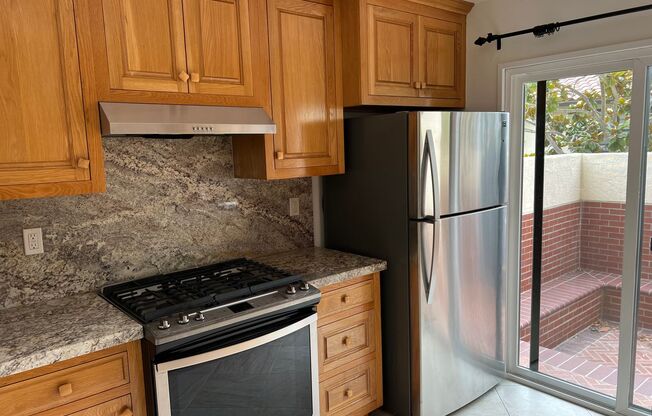 3 beds, 2 baths, $5,500, Unit # #D