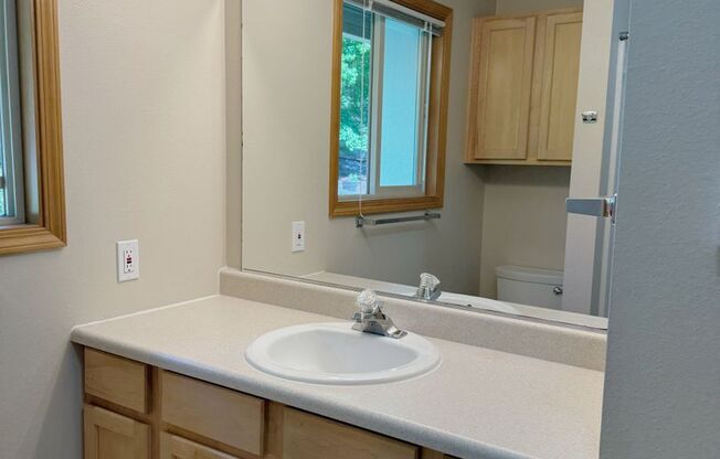 1 bed, 1 bath, 718 sqft, $1,265, Unit 14