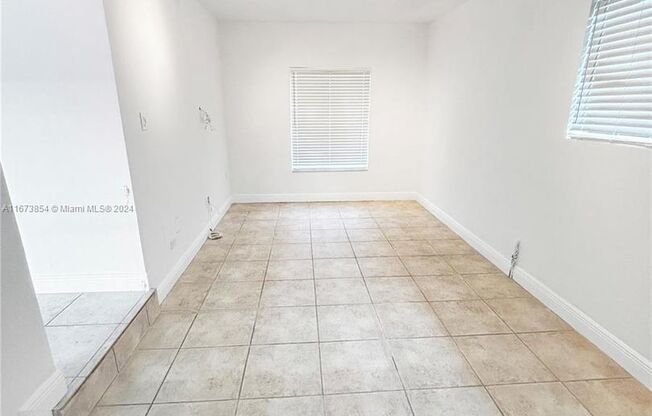 4 beds, 2 baths, $5,000, Unit # 0