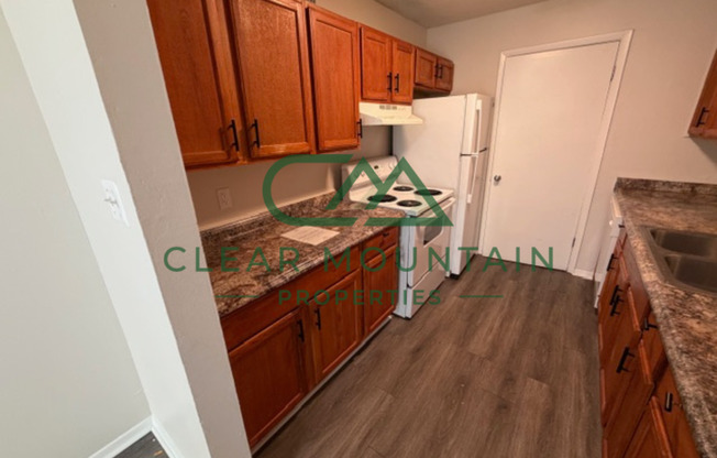 3 beds, 1.5 baths, 1,080 sqft, $1,350, Unit 41