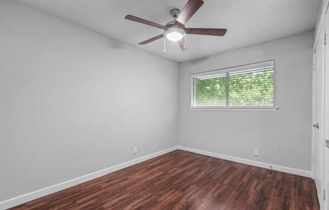 V2 bedroom