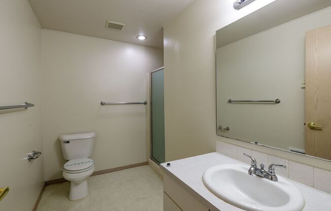 Roomy 2 Bedroom Townhome in Quaint Community!