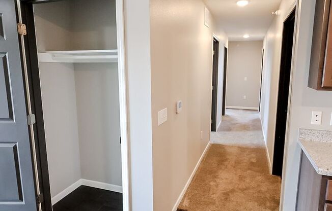 3 beds, 2 baths, 1,180 sqft, $1,500, Unit 3500-104