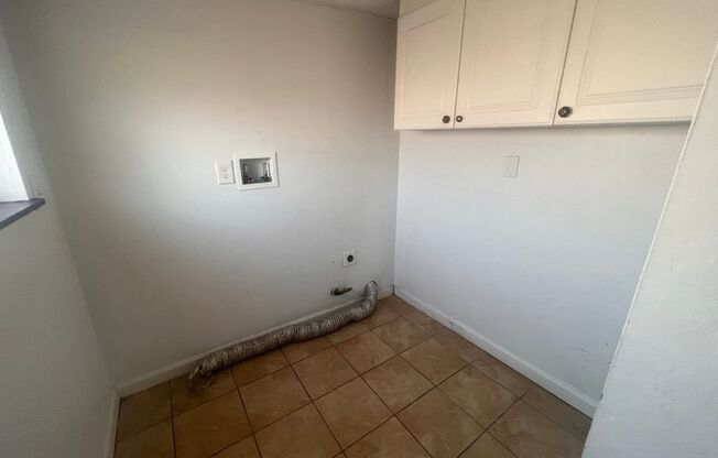 2 beds, 1 bath, $2,495