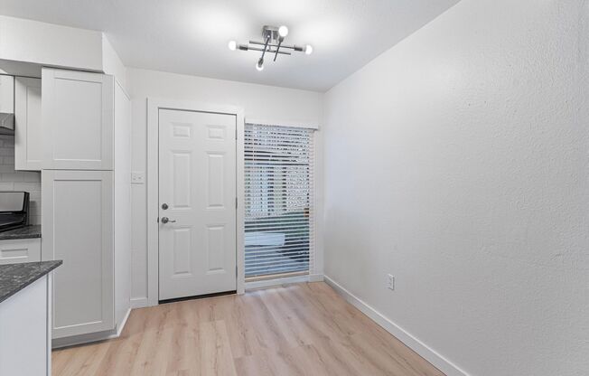 2501 Manor Circle 4-Plex