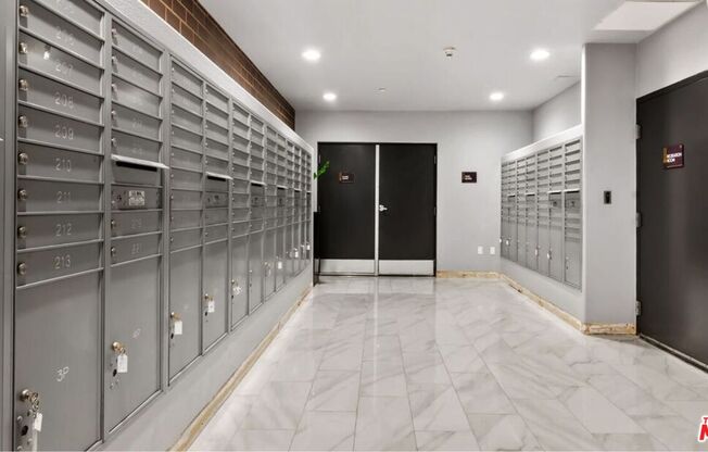 1 bed, 1 bath, 1,050 sqft, $3,100, Unit 426