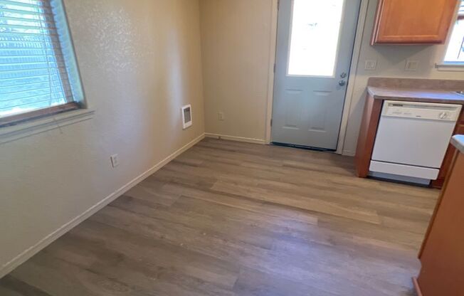 1 bed, 1 bath, 600 sqft, $1,595, Unit 01