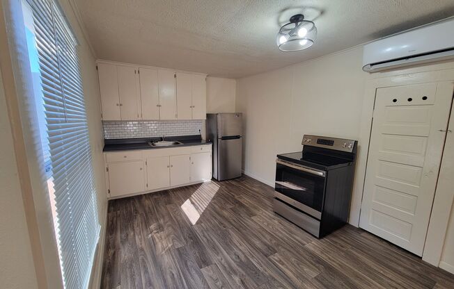 1 bed, 1 bath, 470 sqft, $685, Unit 1810 Hunt 1