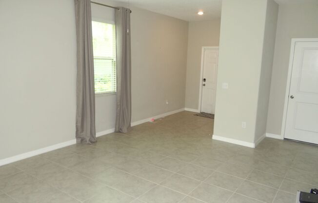 Spacious 2 bed, 2.5 bath, 1 car garage townhouse