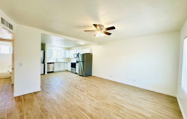 4424 Bellevue Newly Renovated Apartments with All Appliances Included!