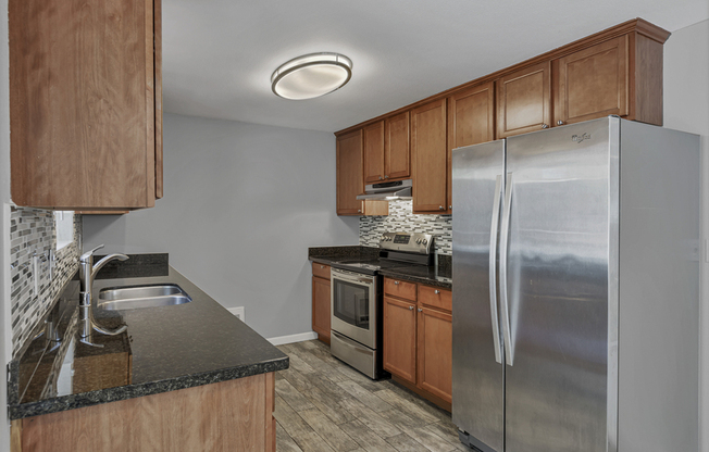 7041 15 AVE