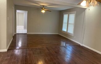 1007 W Clarendon Dr