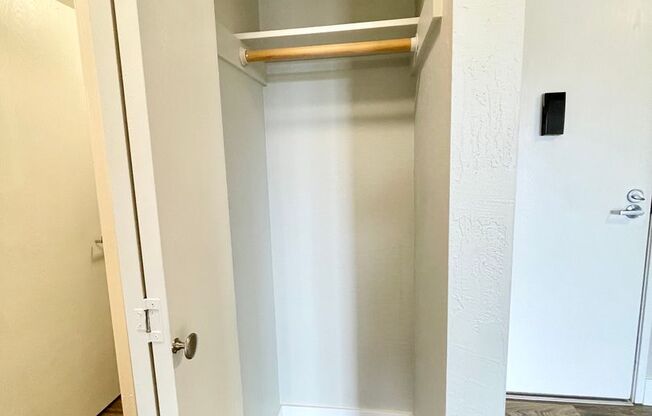 1 bed, 1 bath, 636 sqft, $1,595, Unit 429