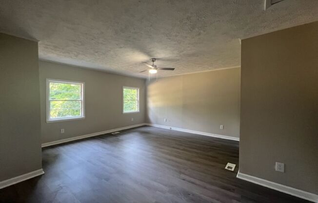 2639 Crystal Springs Drive    ** 2 WEEKS FREE **