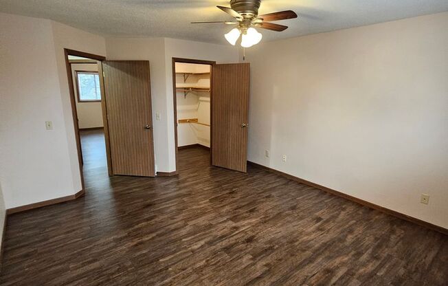 3 beds, 1.5 baths, 1,200 sqft, $1,550, Unit C