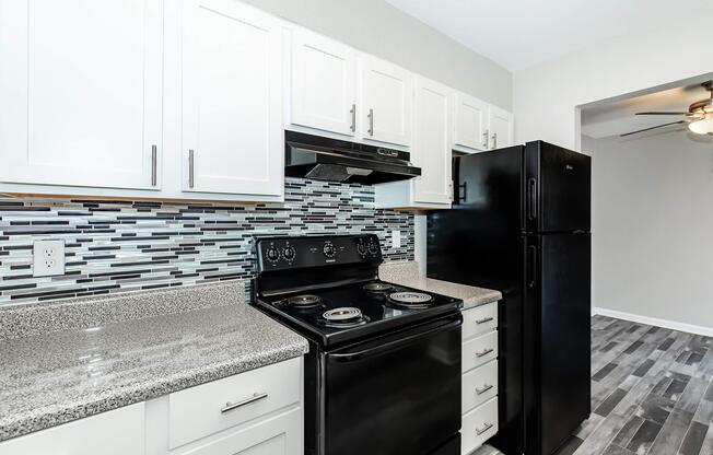 1 bed, 1 bath, 692 sqft, $1,375