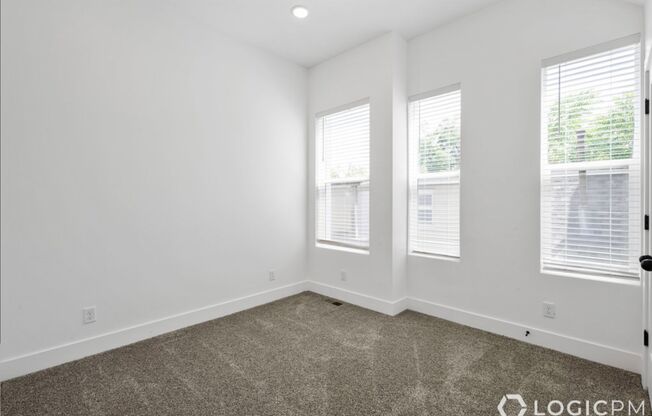 Stunning Mid-Row Townhome Near Downtown SLC!