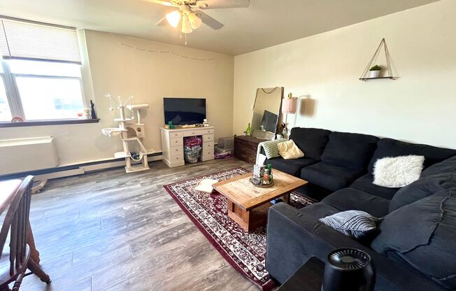 1320 E Capitol Drive