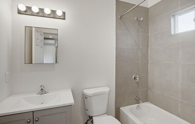 2 BED 2 BATH / 2 CAR GATED PARKING