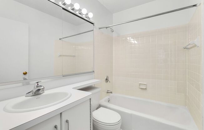 1 bed, 1 bath, 620 sqft, $4,325, Unit E14