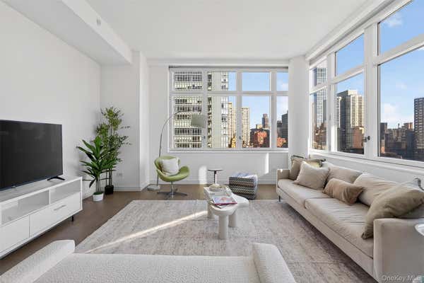 2 beds, 2 baths, 1,268 sqft, $11,500