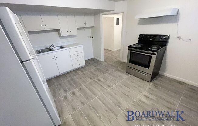 1 bed, 1 bath, 800 sqft, $1,099, Unit 3545 West Temple